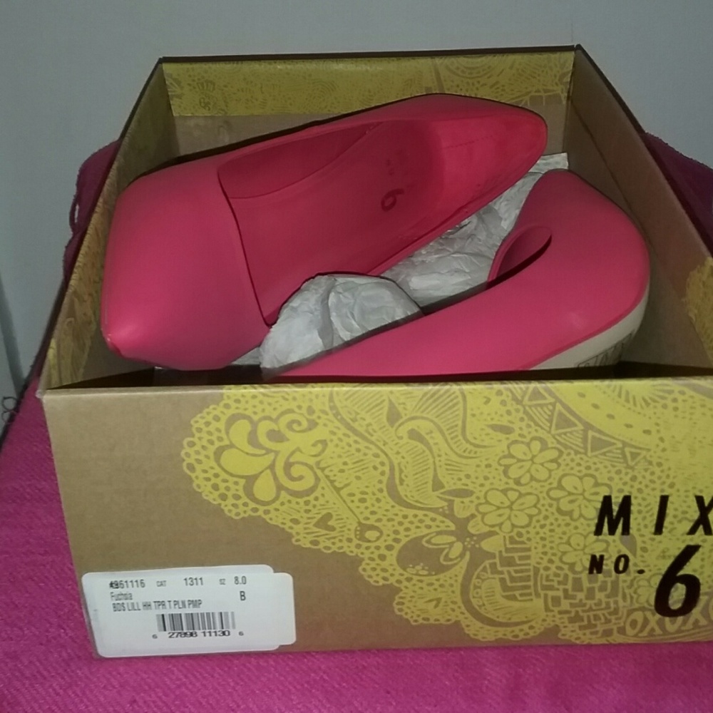 Pink Heels - Picture 2 of 4